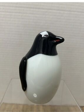 VTG Orient & Flume Black & White Penguin Figurine. Hand Blown Glass. Signed 4”